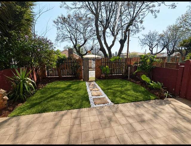 2 BEDROOM TOWNHOUSE FOR SALE IN WITFIELD
